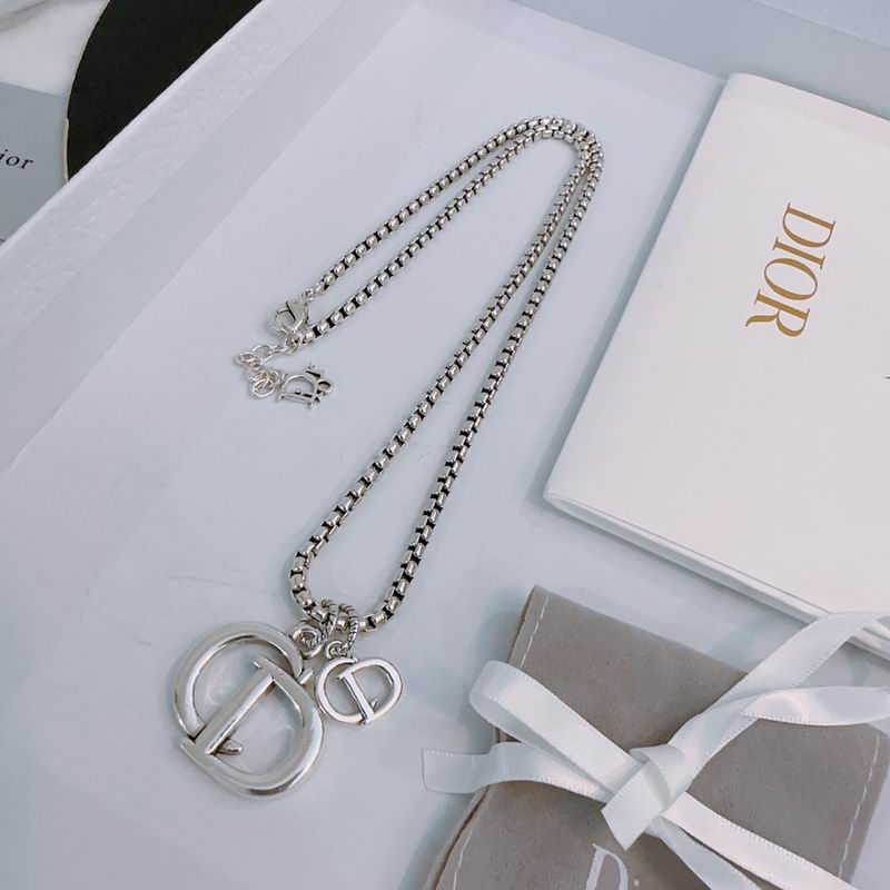 Dior Necklace 04lyr272 (1)